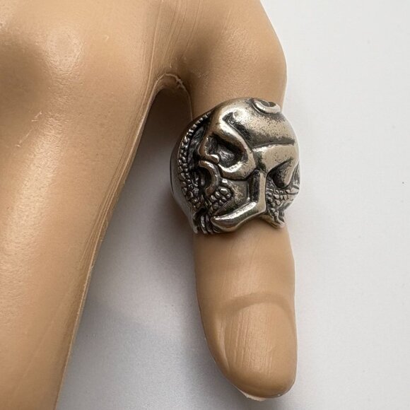 Vintage Large Skull Ring Silver Tone Bold Gothic Halloween Biker Horror Punk - Picture 7 of 8